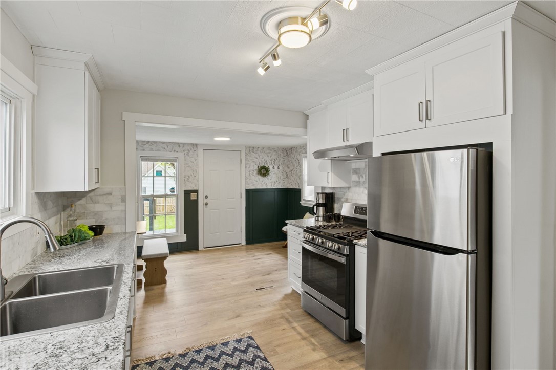116 W Elm Street, East Rochester, New York image 14