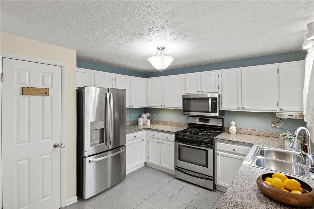 47 Tall Tree Drive, Penfield, New York image 12