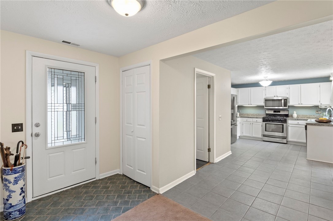 47 Tall Tree Drive, Penfield, New York image 8