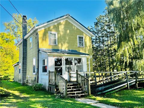 Homes For Sale - 4082 Dix Street<br/> Rose, NY 14542