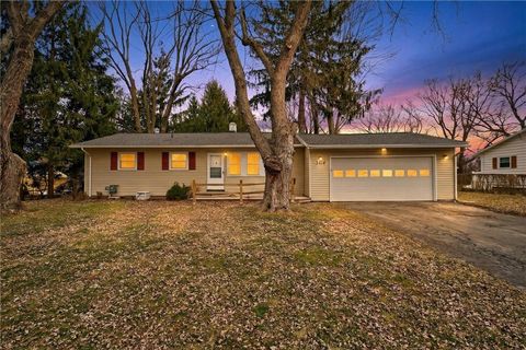 Homes For Sale - 384 Hollybrook Road<br/> Henrietta, NY 14623