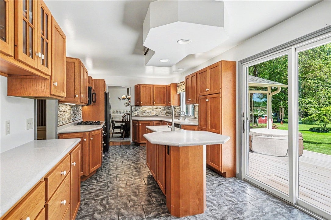 2215 Dutch Hollow Road