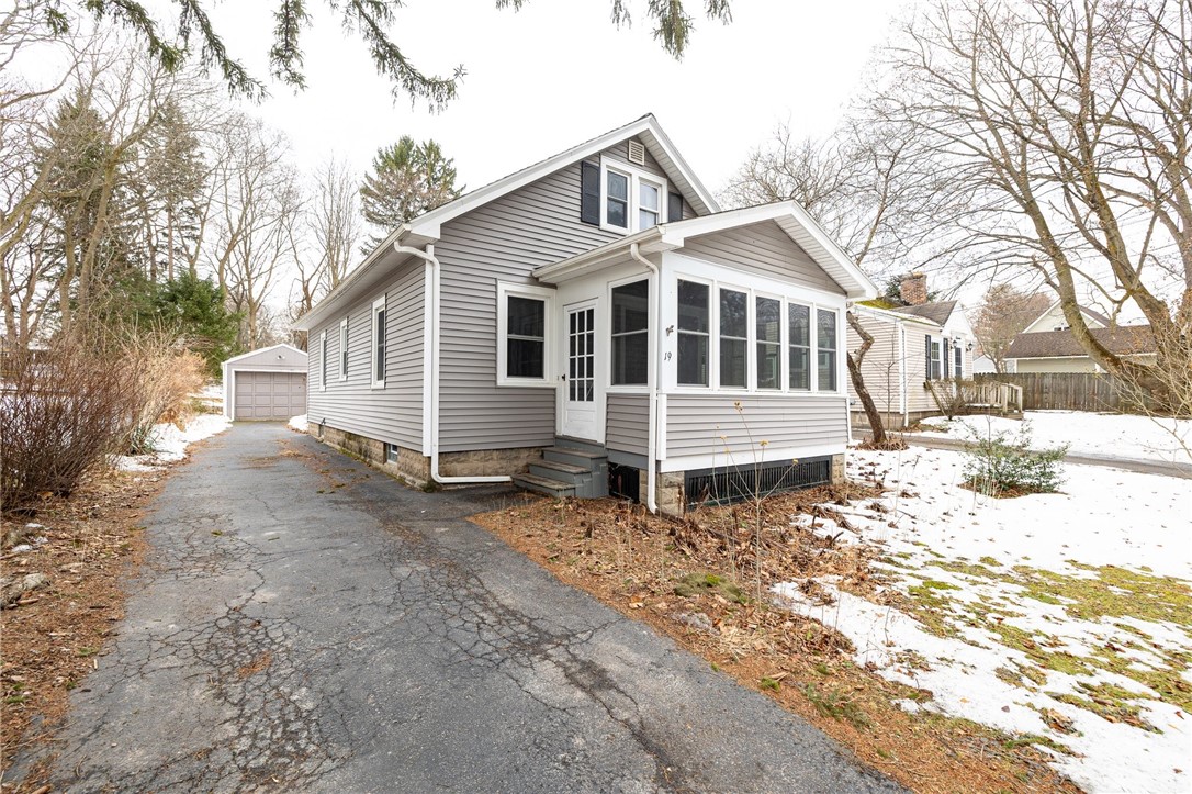 19 Hartfeld Drive, Brighton, New York image 1