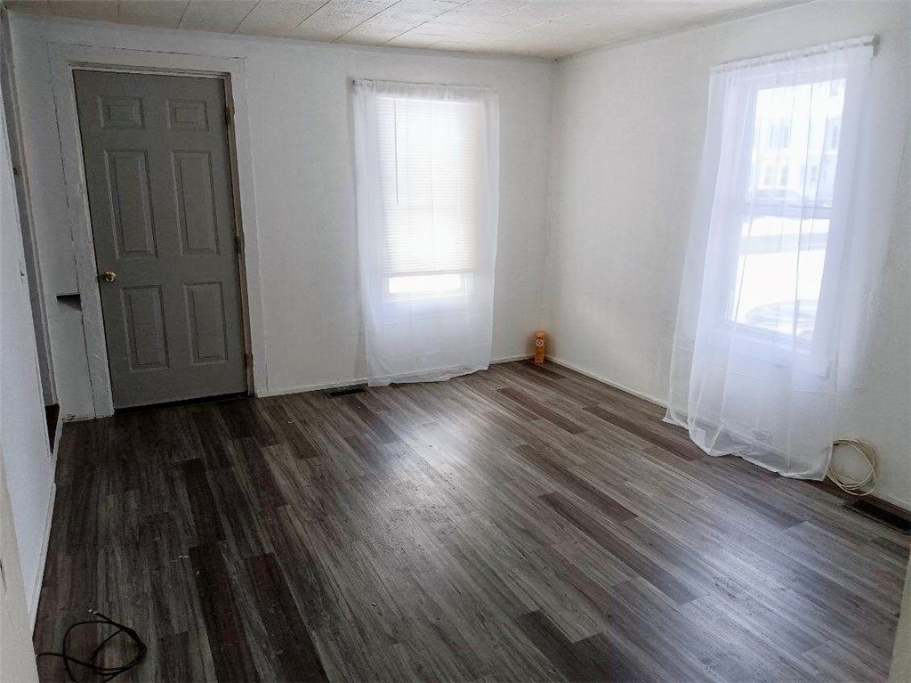 149 E Elisha Street 147