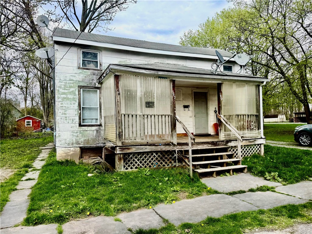 149 E Elisha Street 147