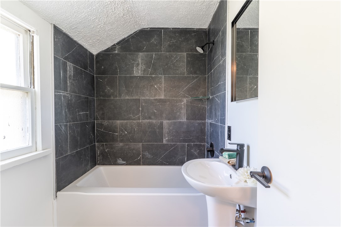 22 Idyllwood Lane, Irondequoit, New York image 24