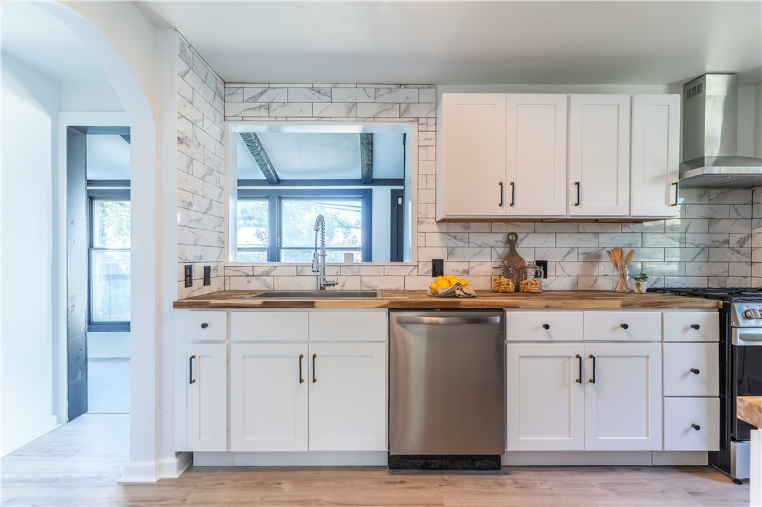22 Idyllwood Lane, Irondequoit, New York image 16