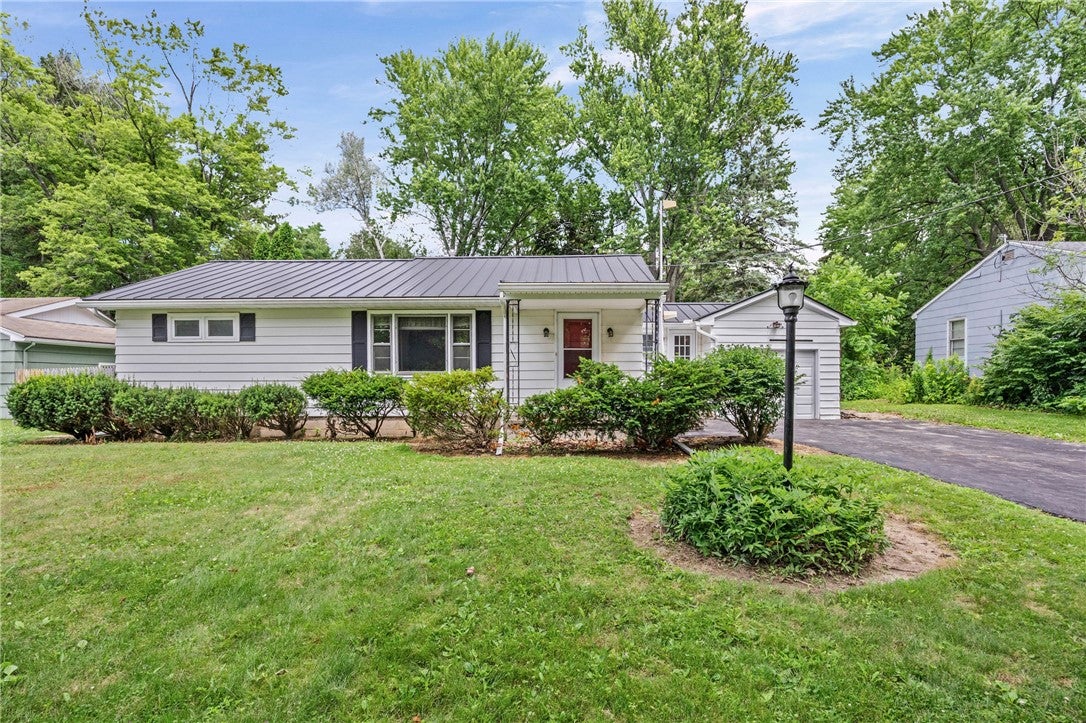 40 Ramblewood Drive