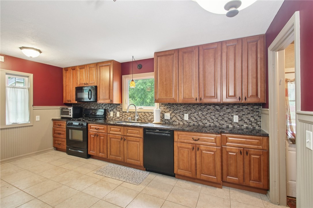 80 Rutledge Drive, Rochester, New York image 9