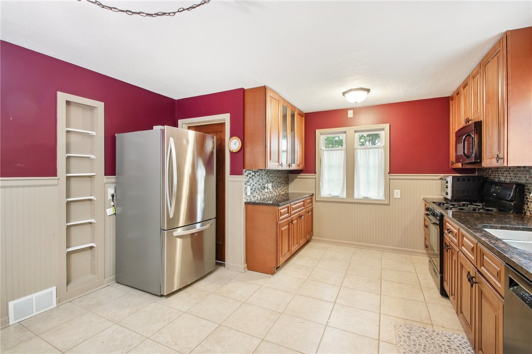 80 Rutledge Drive, Rochester, New York image 10