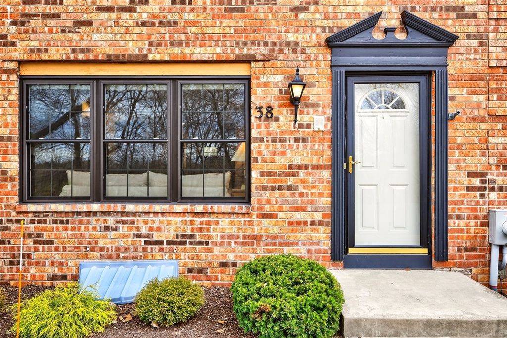 Photo of 38 Huxley Way, Perinton, NY 14450 (MLS # R1660669)