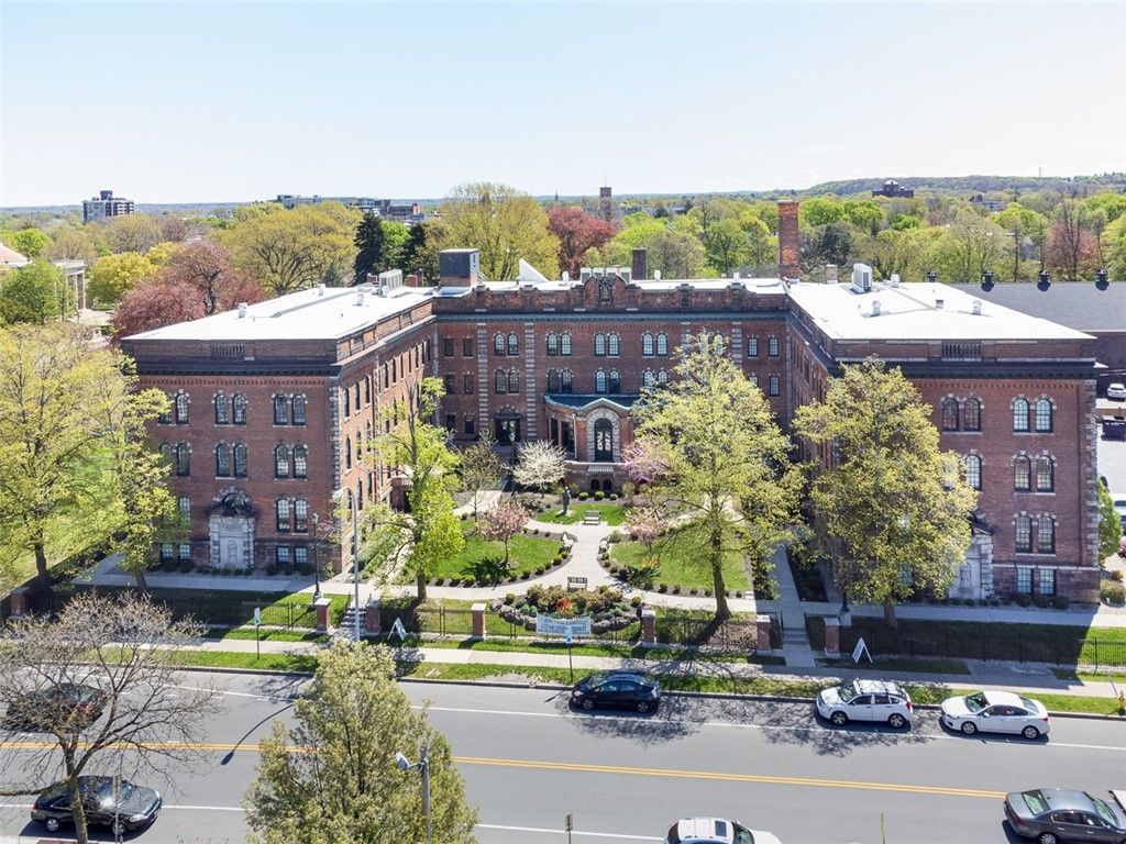 Photo of 300 Alexander Street #109, Rochester, NY 14607 (MLS # R1646989)