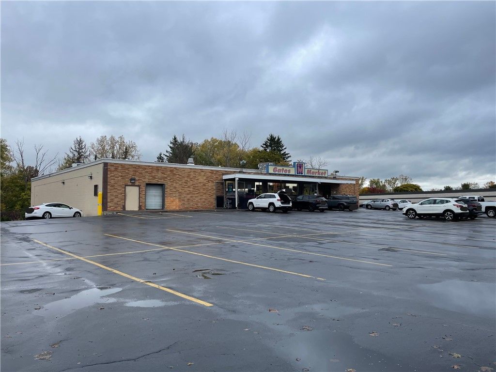 Photo of 1520 Spencerport Road, Gates, NY 14606 (MLS # R1645079)