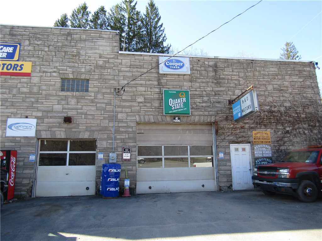 885 Main Street