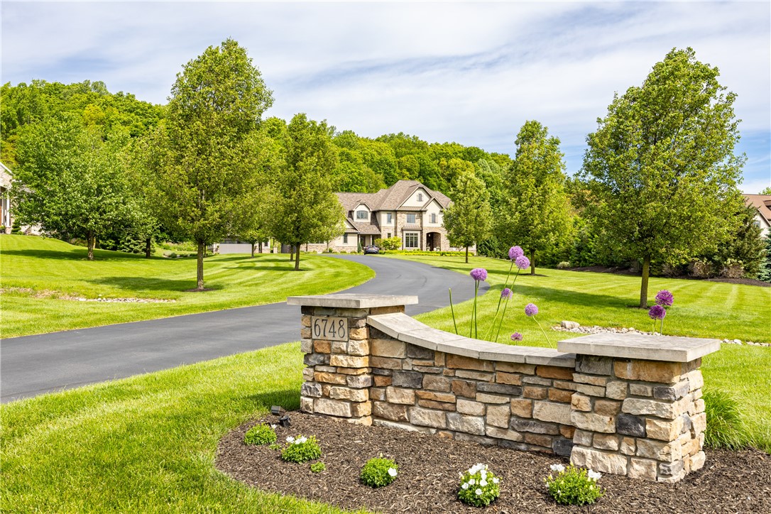 6748 Falcons Point, Victor, New York image 50