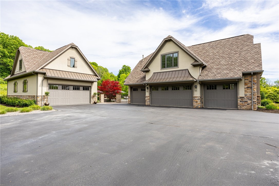 6748 Falcons Point, Victor, New York image 45