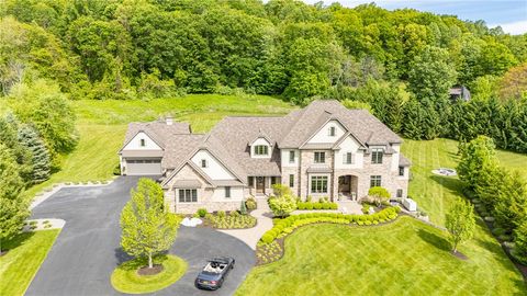 6748 Falcons Point Victor NY 14564