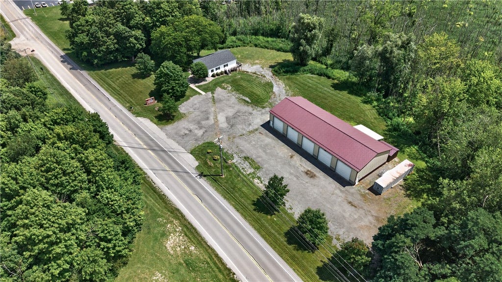 Photo of 6107 Loomis Rd RD, Farmington, NY 14425 (MLS # R1713923)