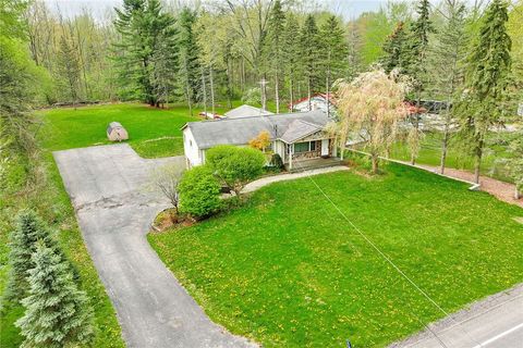 Homes For Sale - 924 Ridge Road<br/> Ontario, NY 14519