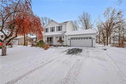 Photo of 25 Tearose Meadow Lane, Clarkson, NY 14420 (MLS # R1654484)
