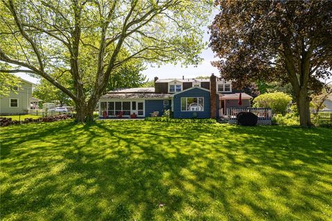 Tiny photo for 1250 La Baron Circle, Webster, NY 14580 (MLS # R1684885)