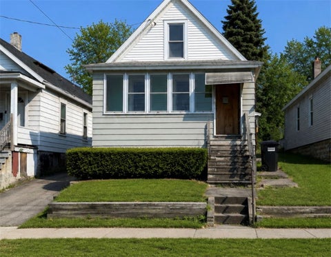 Homes For Sale - 1421 Burnet Avenue<br/> Syracuse, NY 13206