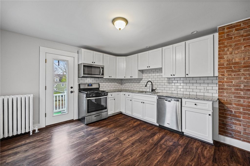 Photo of 164 Laburnam Crescent, Rochester, NY 14620 (MLS # R1670889)