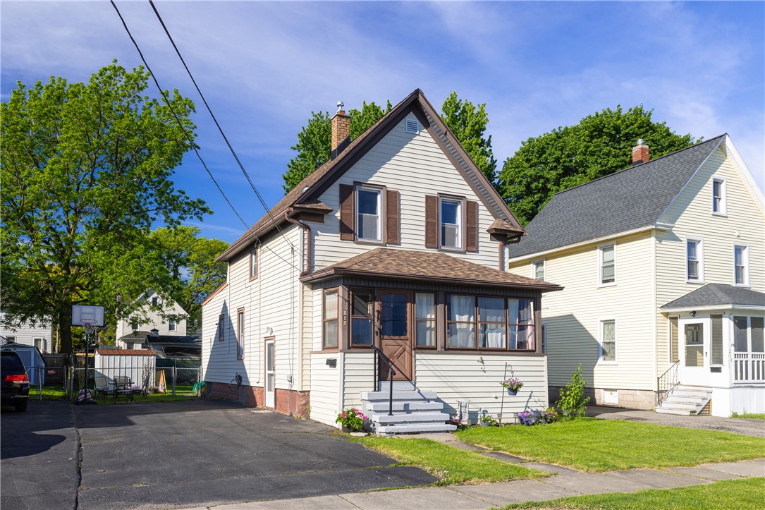 212 e maple avenue