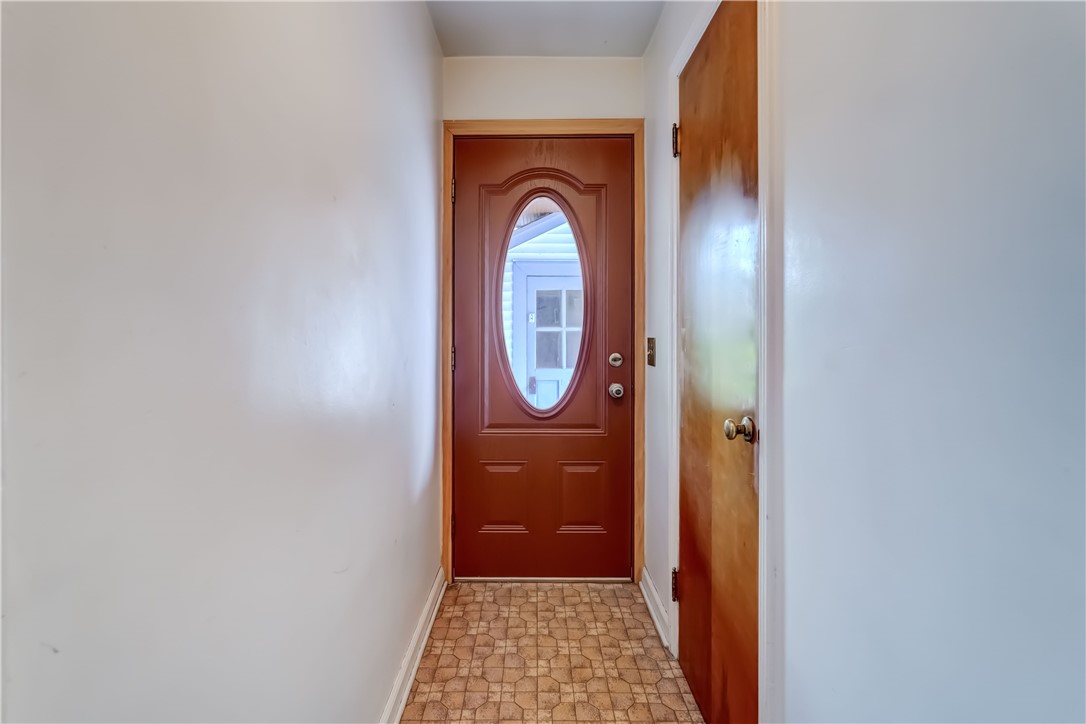 709 Roosevelt Road, Pittsford, New York image 29