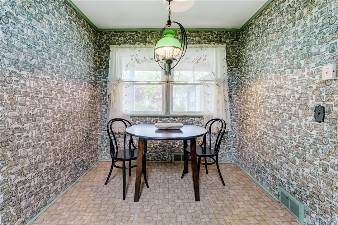 709 Roosevelt Road, Pittsford, New York image 9