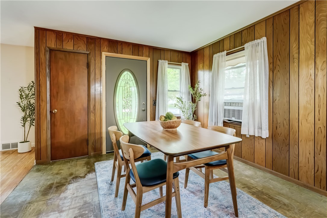709 Roosevelt Road, Pittsford, New York image 16