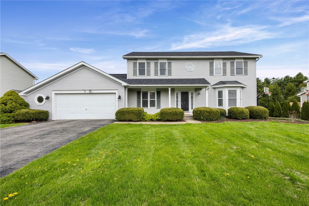 Photo of 4 Wellesey Knoll, Chili, NY 14624 (MLS # R1677564)