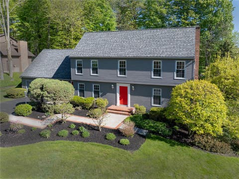 Homes For Sale - 18 High Hill Drive<br/> Monroe County, Pittsford, NY 14534