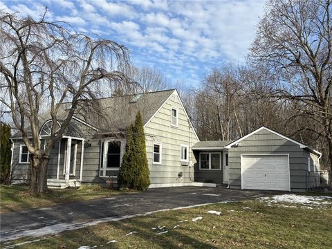 Photo of 18 Mercedes Drive, Chili, NY 14624 (MLS # R1655290)
