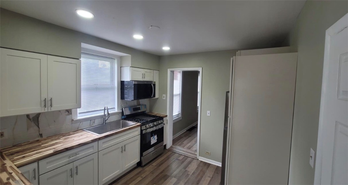 470 W 1st Street
