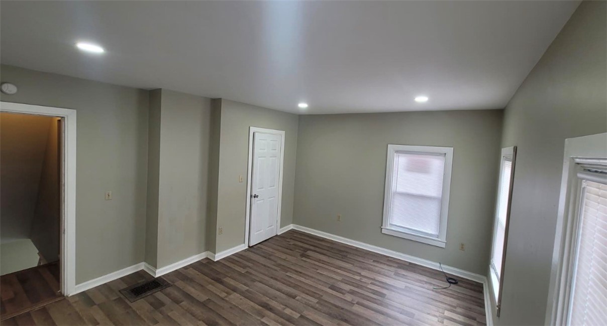 470 W 1st Street