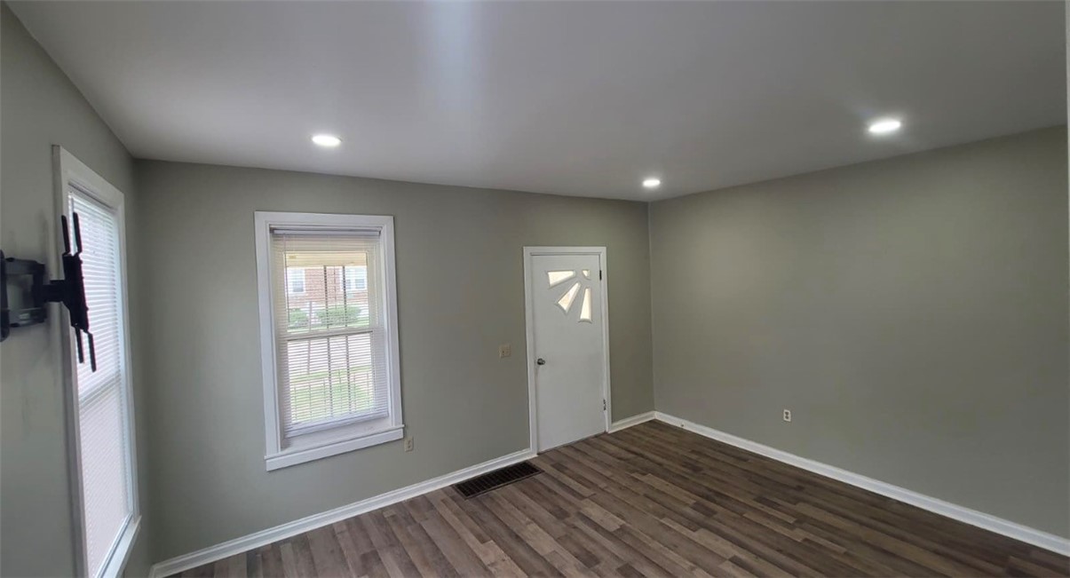 470 W 1st Street