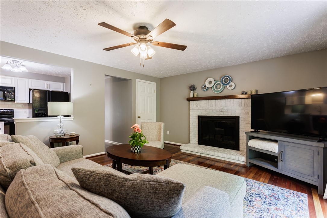 93 Courtshire Lane, Penfield, New York image 12