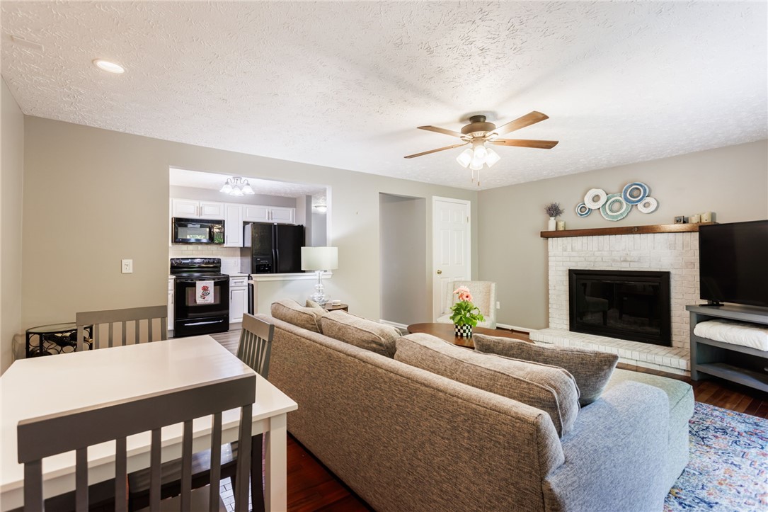 93 Courtshire Lane, Penfield, New York image 15
