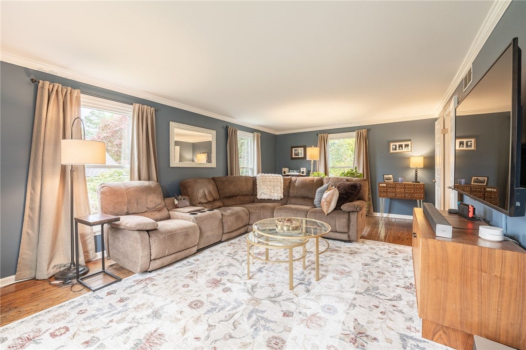 38 Bent Oak Trail