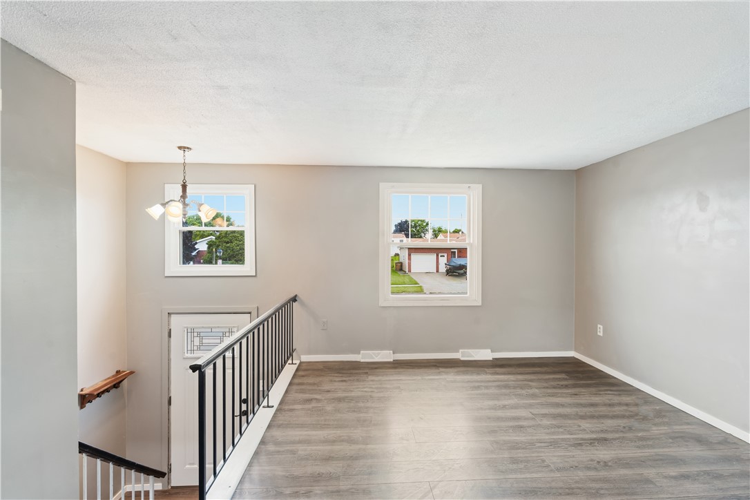 47 W Toulon Drive