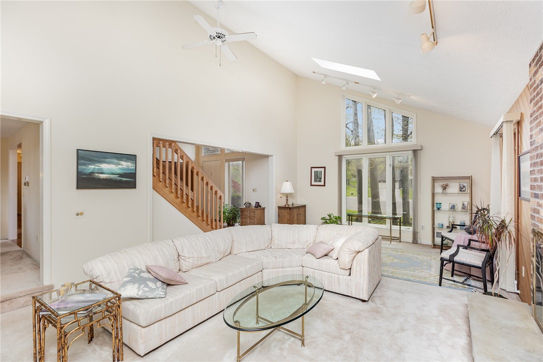 42 Split Rock Rd Rd, Pittsford, New York image 13