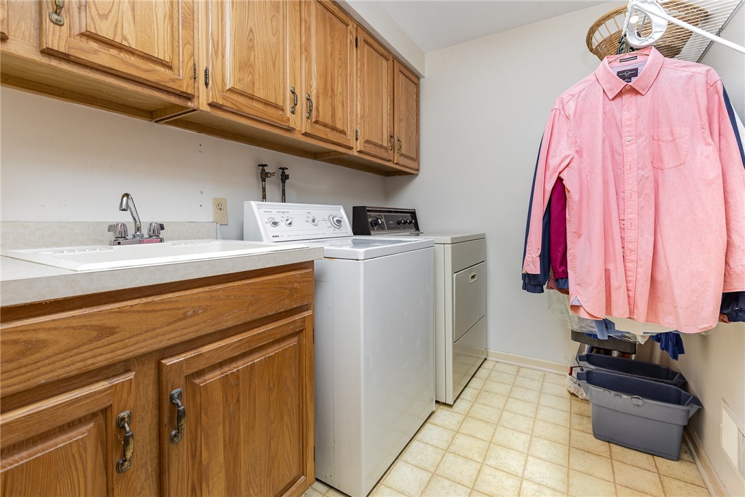 42 Split Rock Rd Rd, Pittsford, New York image 24