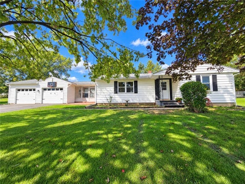 Homes For Sale - 11 Lincoln Avenue<br/> Seneca Falls, NY 13148