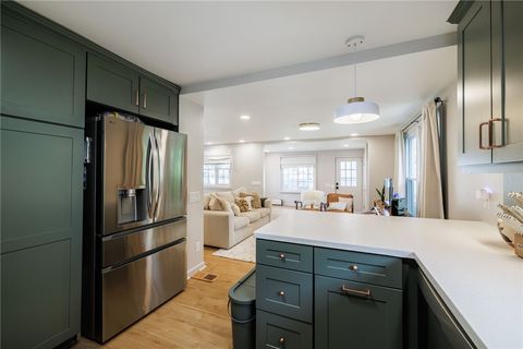 Tiny photo for 6 Jackson Place, Perinton, NY 14450 (MLS # R1683805)