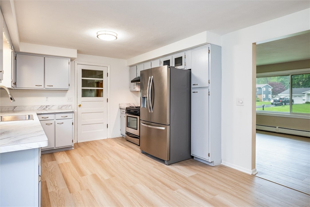 424 Marsdale Court, Webster, New York image 15