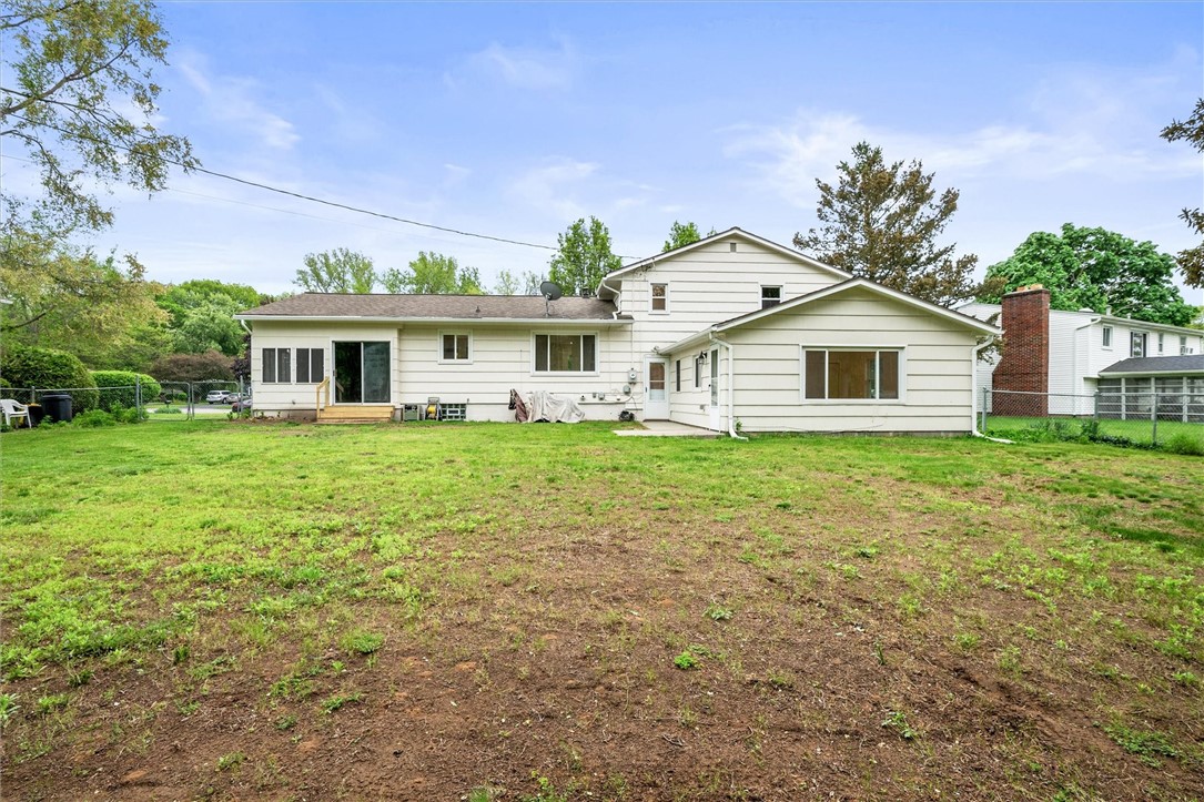 424 Marsdale Court, Webster, New York image 5