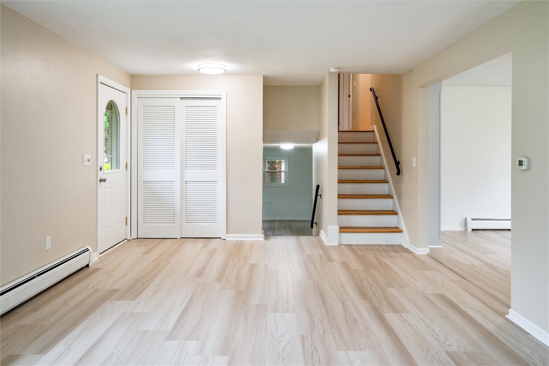 424 Marsdale Court, Webster, New York image 12