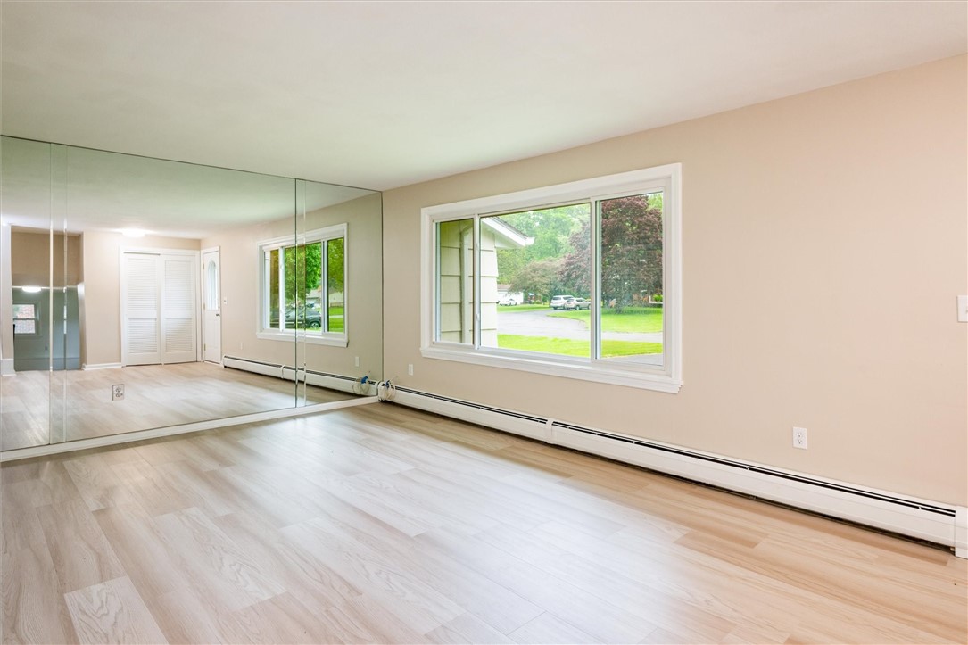 424 Marsdale Court, Webster, New York image 10