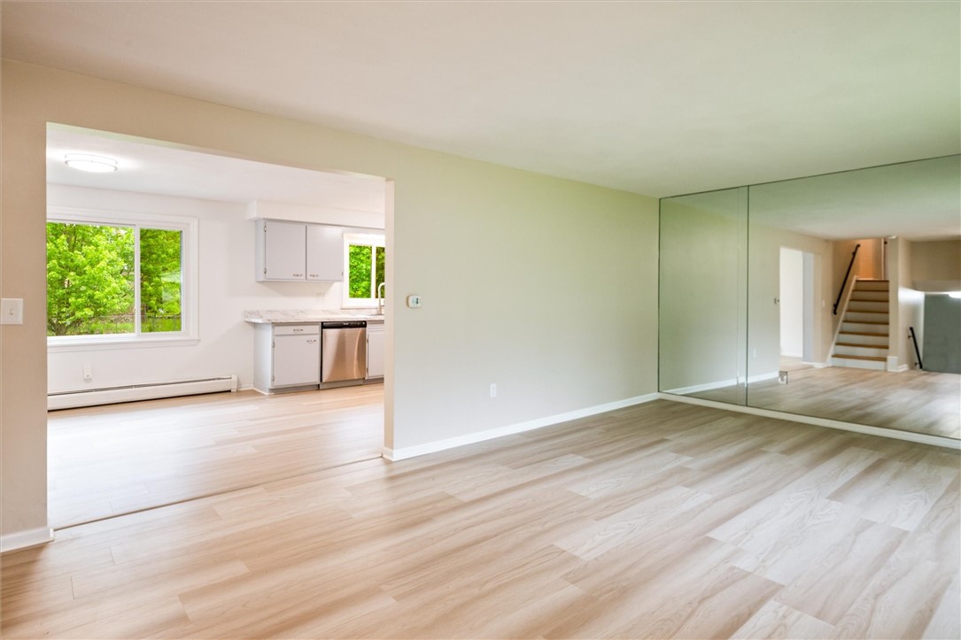 424 Marsdale Court, Webster, New York image 8